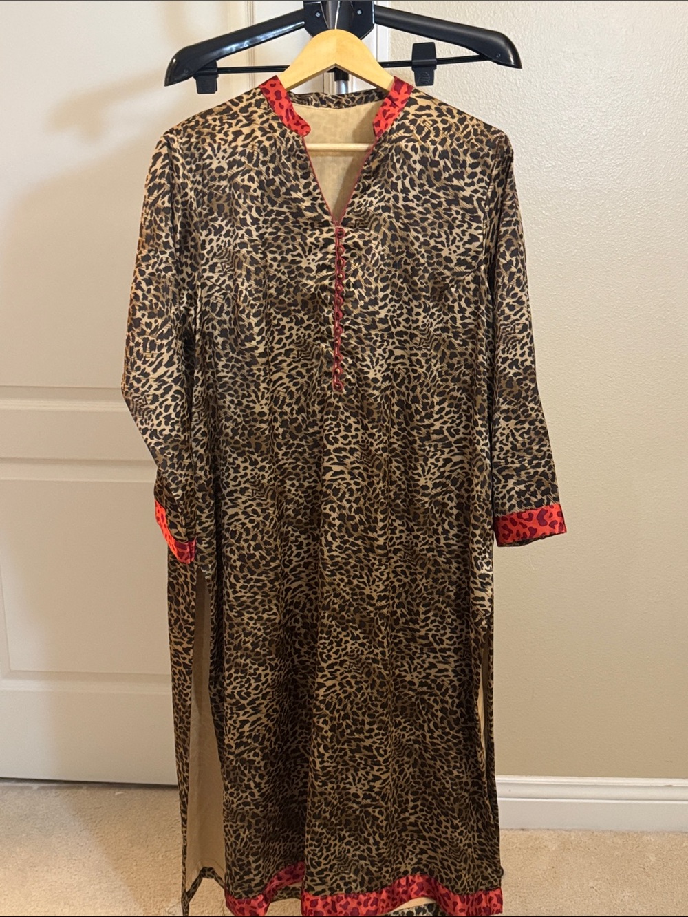 Leopard print satin kurta with crushed black pants. Chest 23